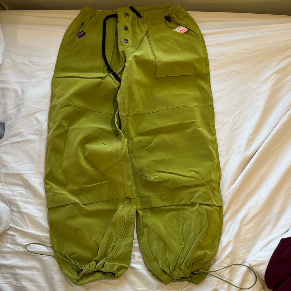 Green sport pants